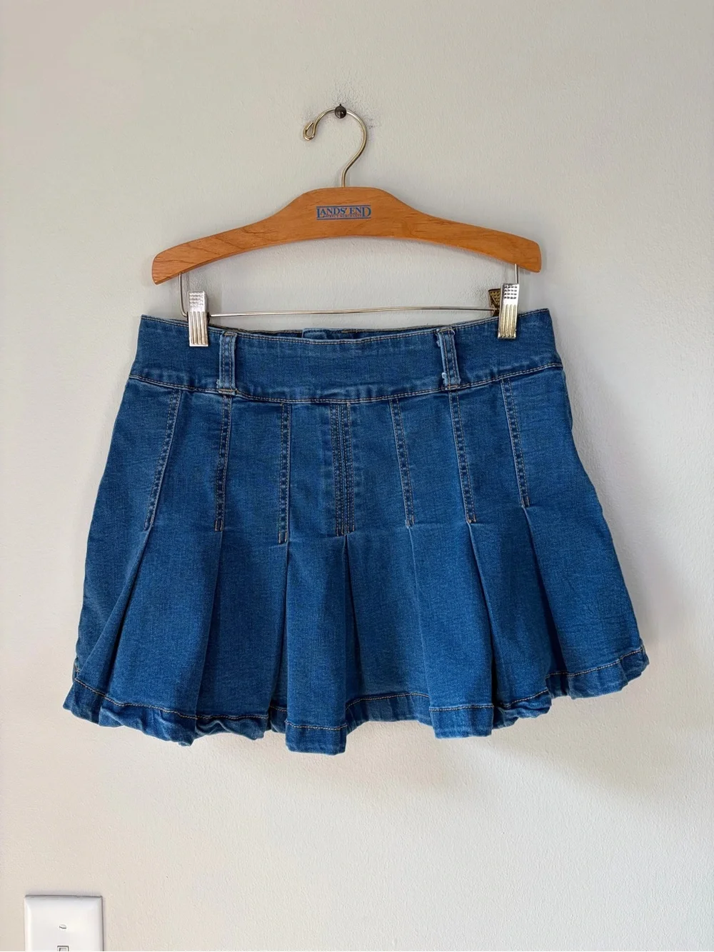 Y2K Early 2000s Hot Kiss Mid Rise Pleated Denim Mini Skirt Flirty
